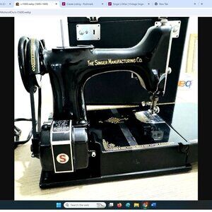 Antique Singer featherweight 221 sewing machine 1947